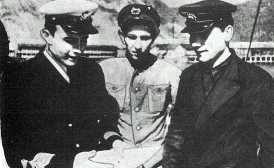 Г. В. Лазо (крайний справа) на борту ледокола "Ангара", 1942 г.